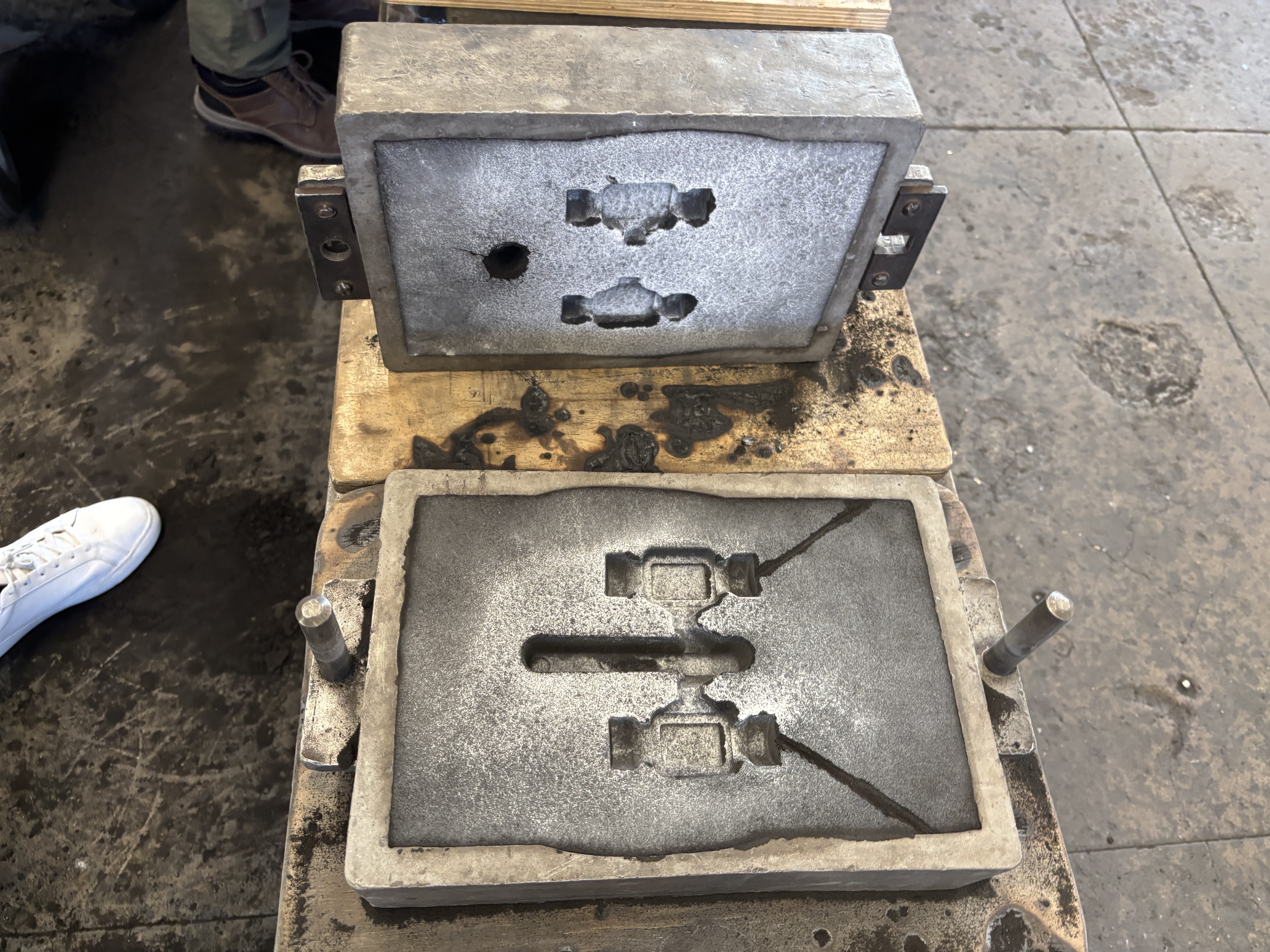 Toolbox and hammer build photo 4